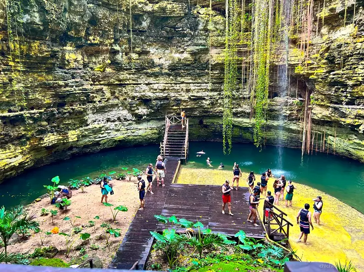 Busabholung für die Chichen Itza Tagestour ab Cancun Hotels