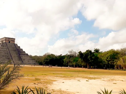 Express entrance line at Chichen Itza for the skip-the-line ticket