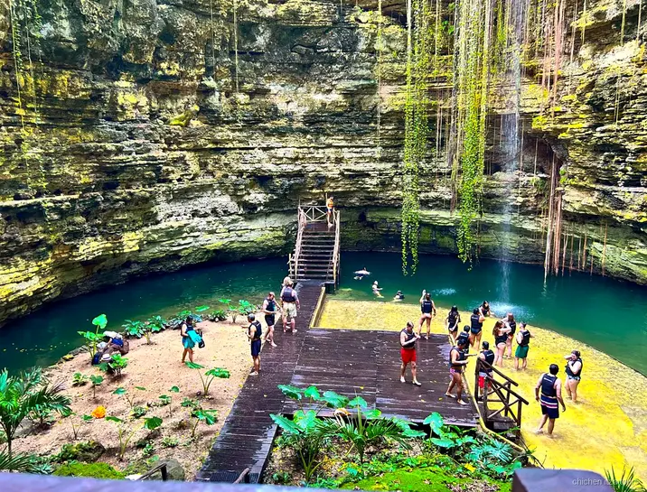 Prise en charge en bus pour l'excursion à Chichen Itza depuis les hôtels de Cancún