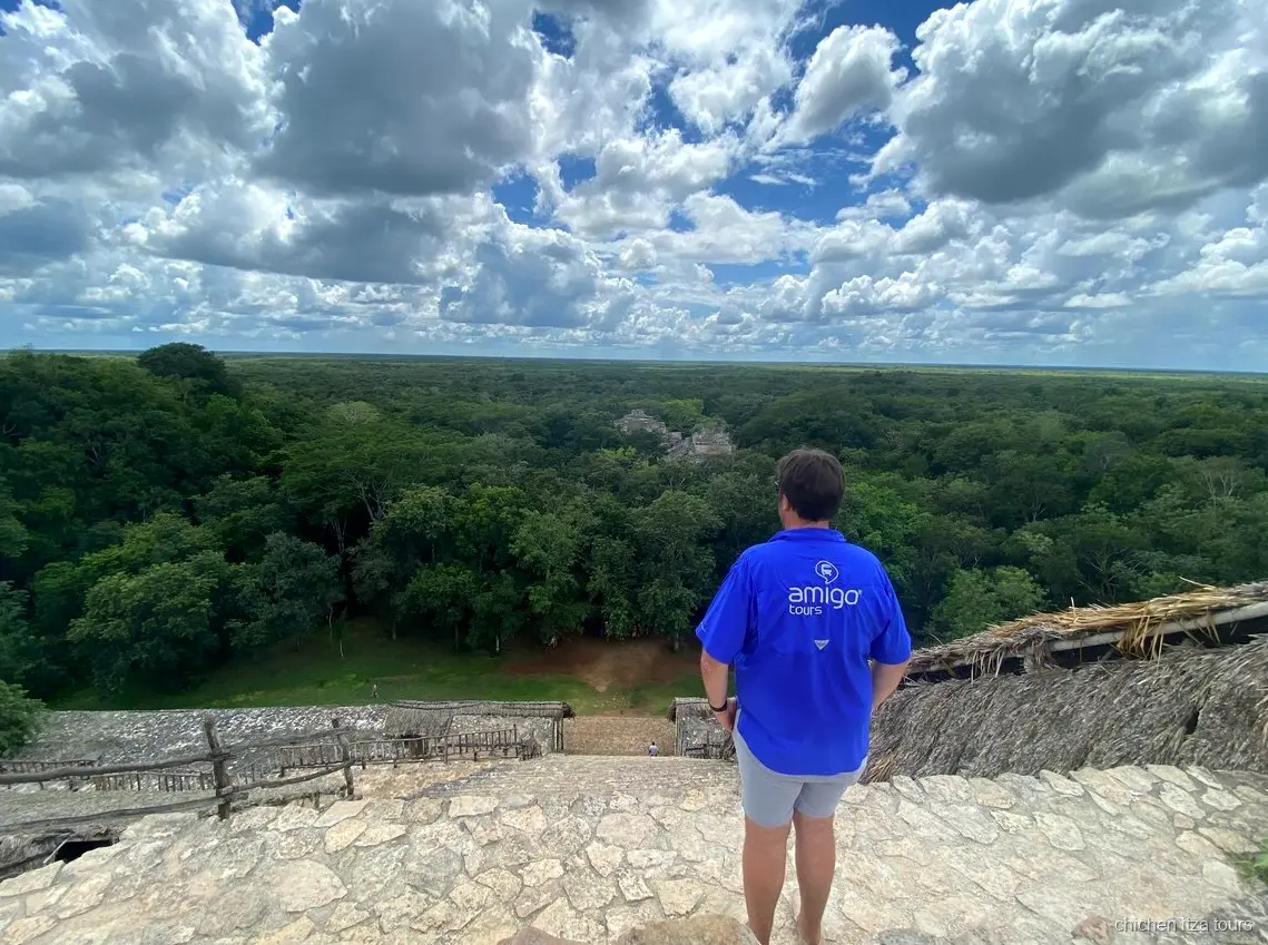 Baigneurs au cénote Chichi Kan lors de l'excursion Ek Balam et Chichen Itza